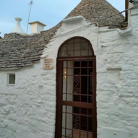 Trullo Monte Santo 50 Bed & Breakfast Alberobello Exterior photo